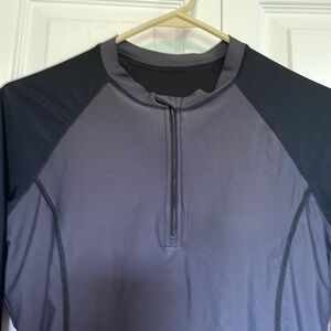 Women’s M rash guard Long sleeve vneck quarter zip built in padded bra no wire